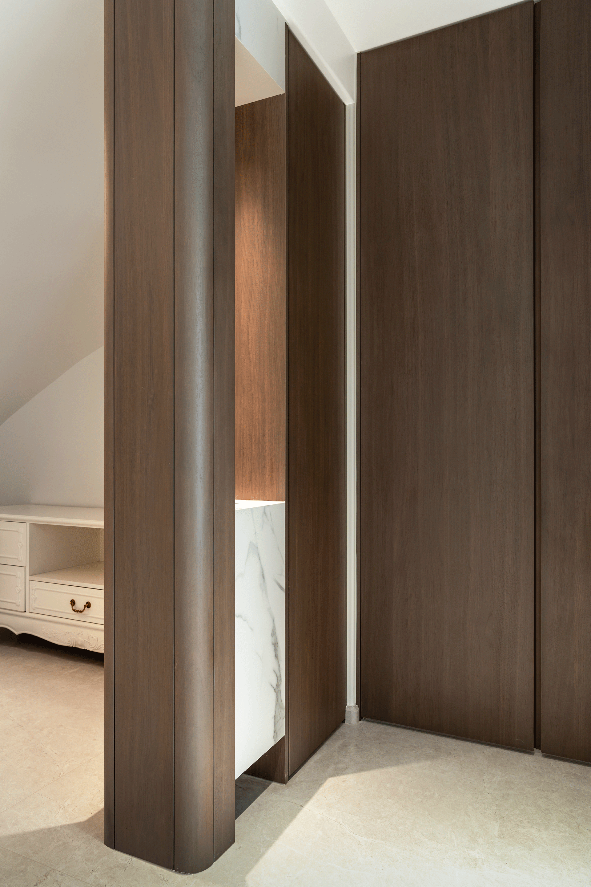 1764750576873626.gif 玄關.gif